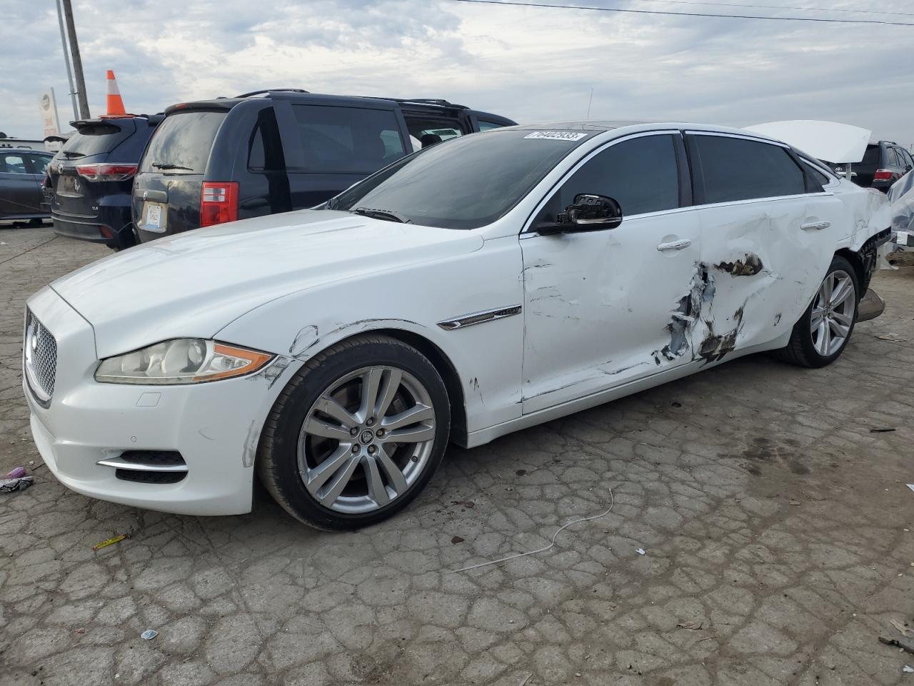 jaguar xj 2011 sajwa2gbxblv16833