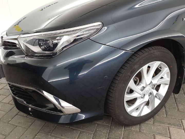 toyota auris touring s 2015 sb1zs3je90e180891