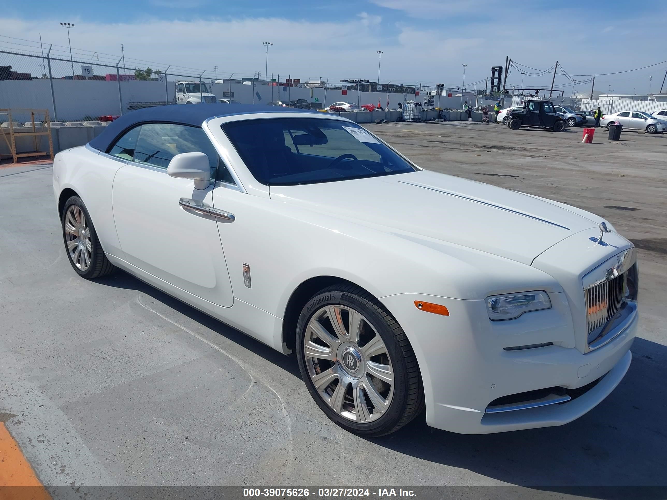 rolls-royce dawn 2017 sca666d59hu102619