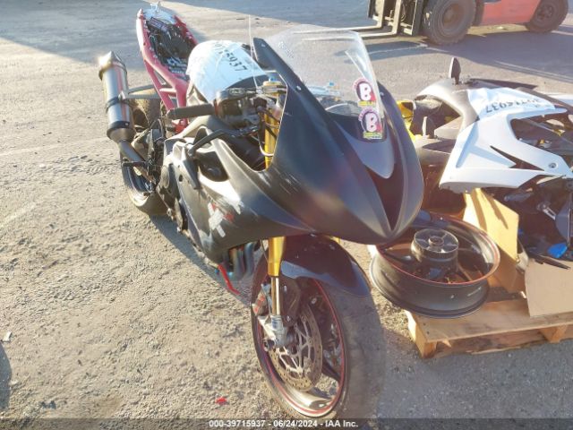 triumph daytona 2016 smta02yk4gj739643