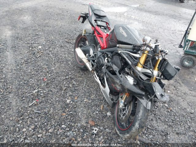 triumph daytona 2017 smta02yk7hj788921