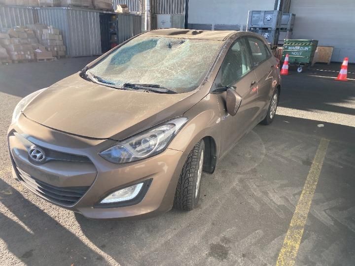 hyundai i30 hatchback 2014 tmad251aaej149645