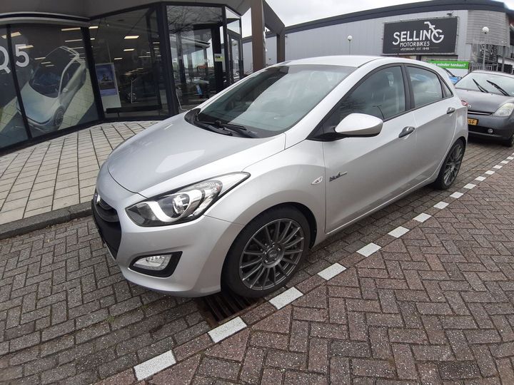 hyundai i30 2016 tmad251caej246467