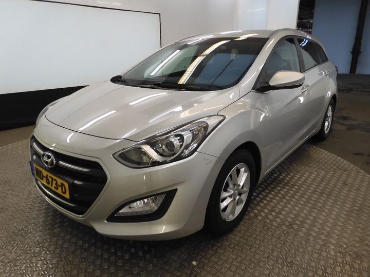 hyundai i30 wagon 2017 tmad381uafj089440