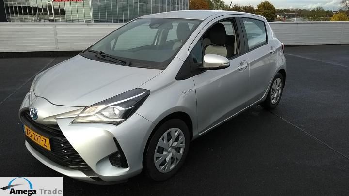 toyota toyota yaris hybrid 2019 vnkkd3d360a550999