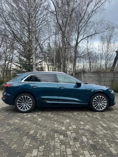 audi e-tron 2019 wauzzzge5kb016573