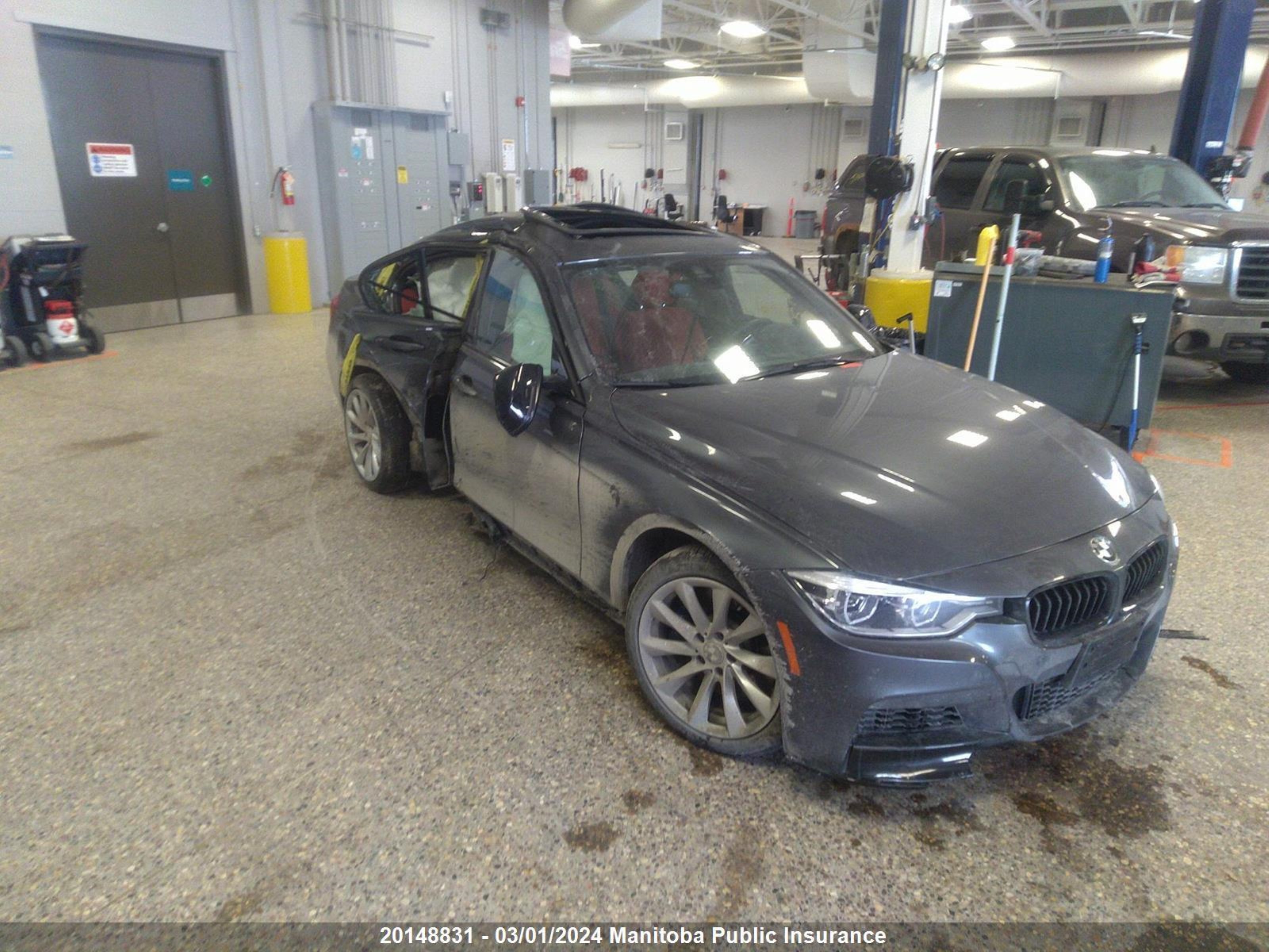 bmw  2017 wba8b7c55hk703961