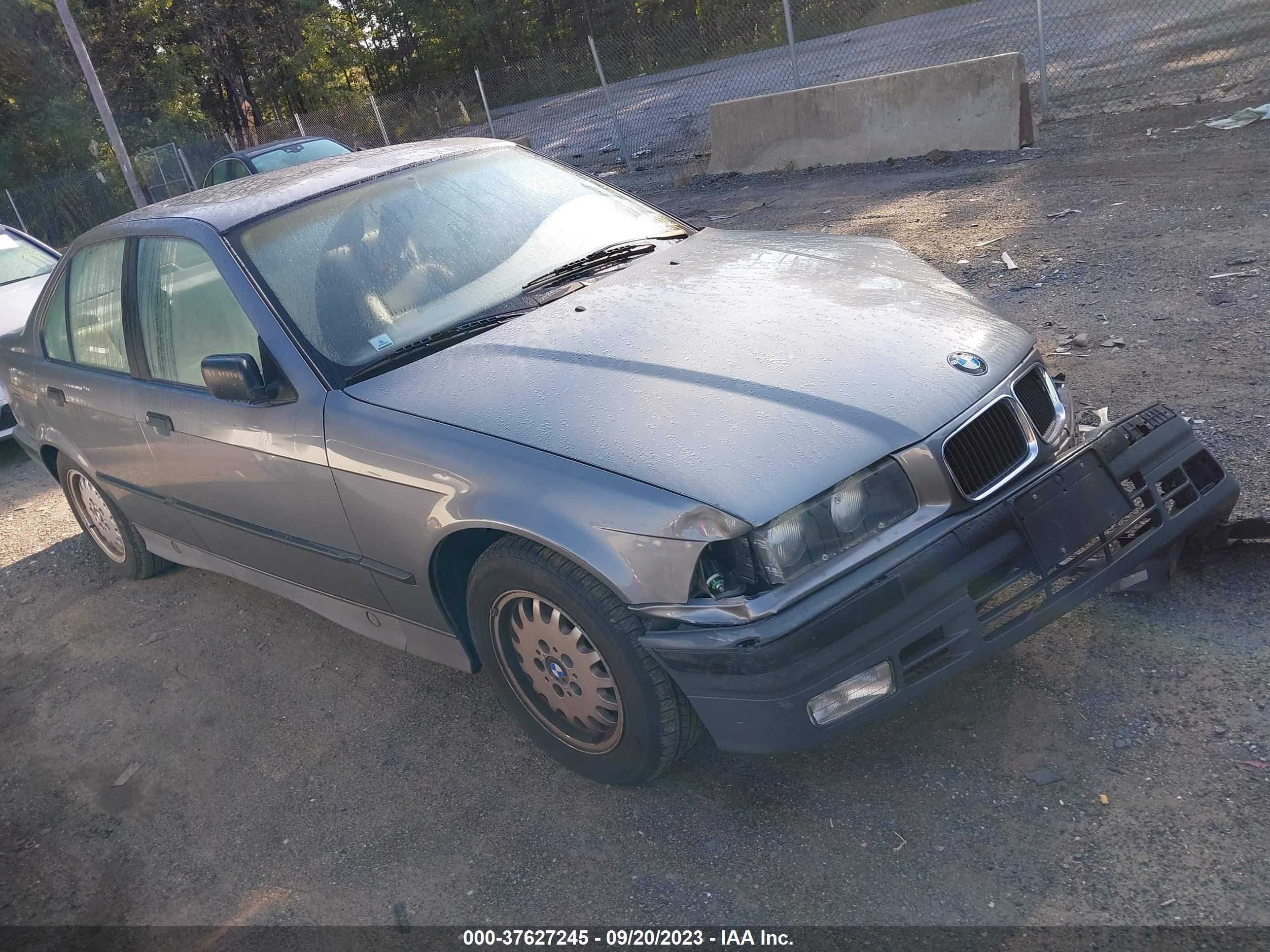 bmw 3er 1992 wbacb331xnfe02724