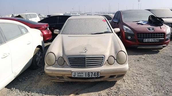 mercedes-benz e240 2001 wdb2100621b257720