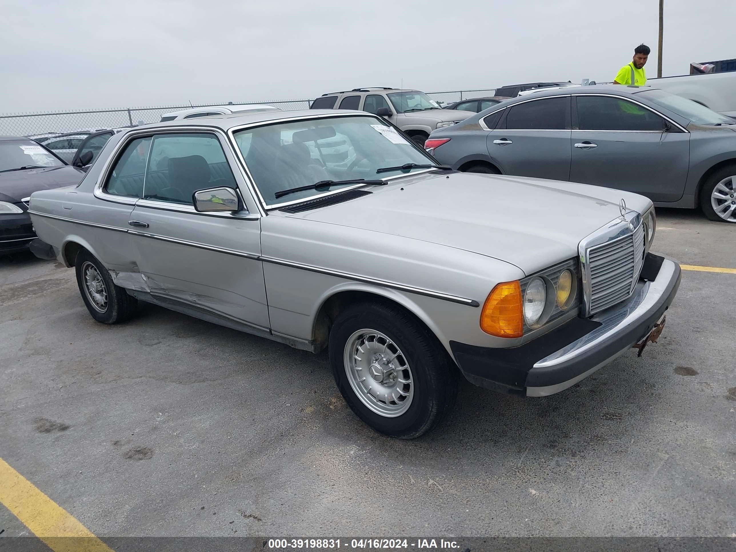 mercedes-benz  1983 wdbab53a6db003655