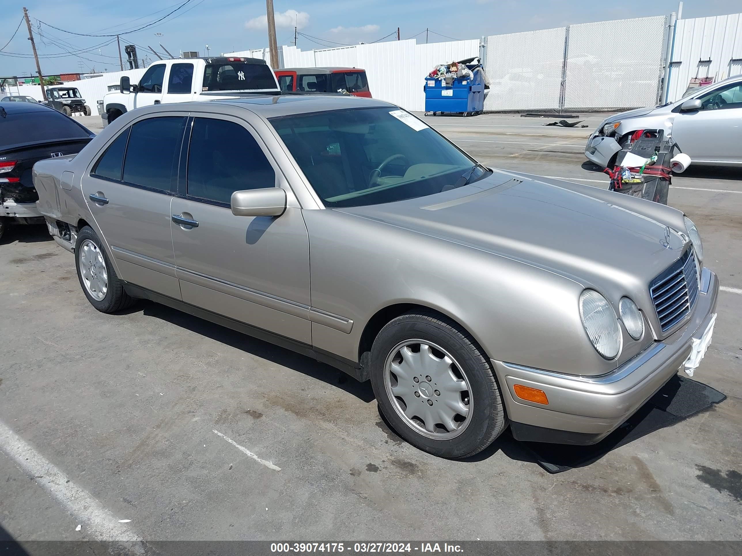 mercedes-benz  1998 wdbjf65f0wa459775