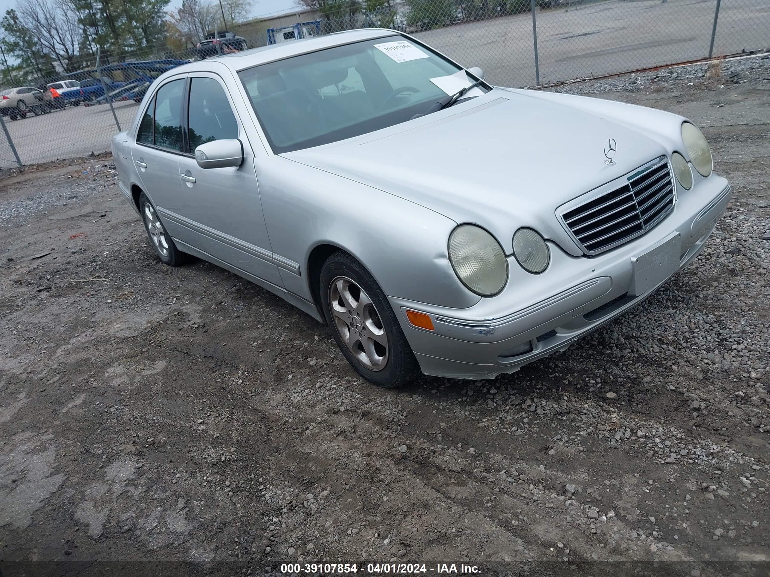 mercedes-benz  2002 wdbjf65j22b409131