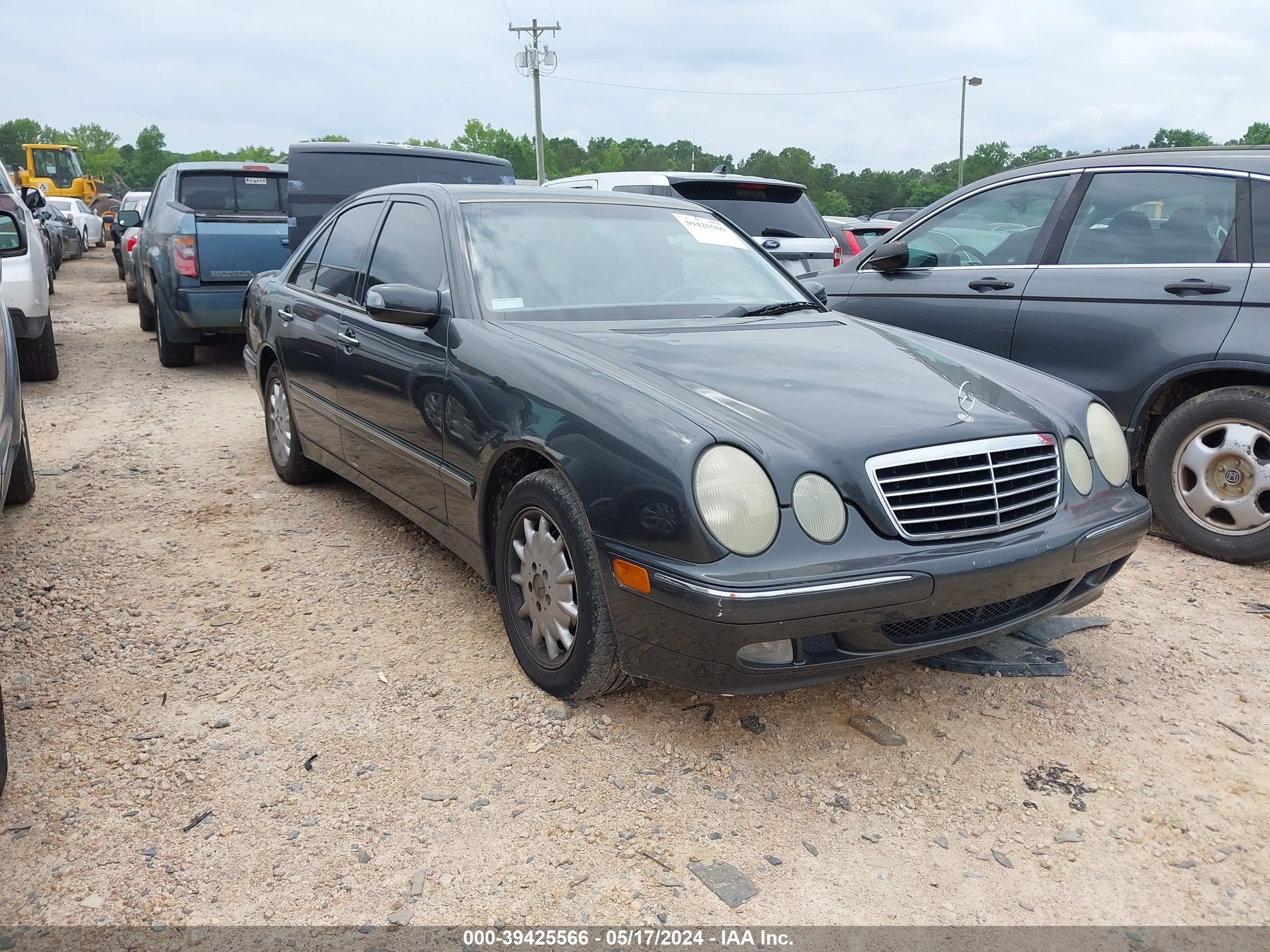 mercedes-benz  2001 wdbjf65j61b353631