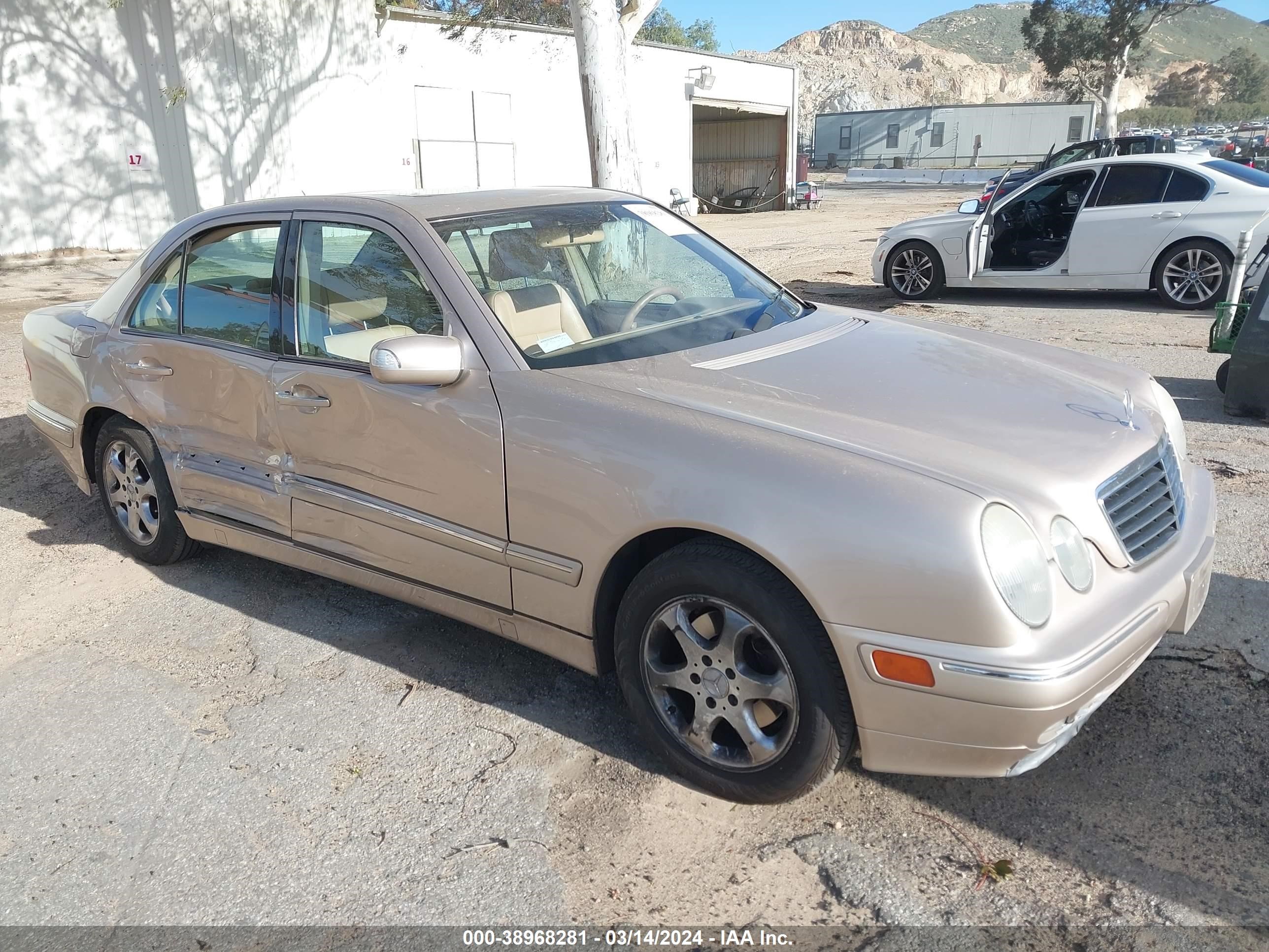 mercedes-benz  2002 wdbjf65j62b393578