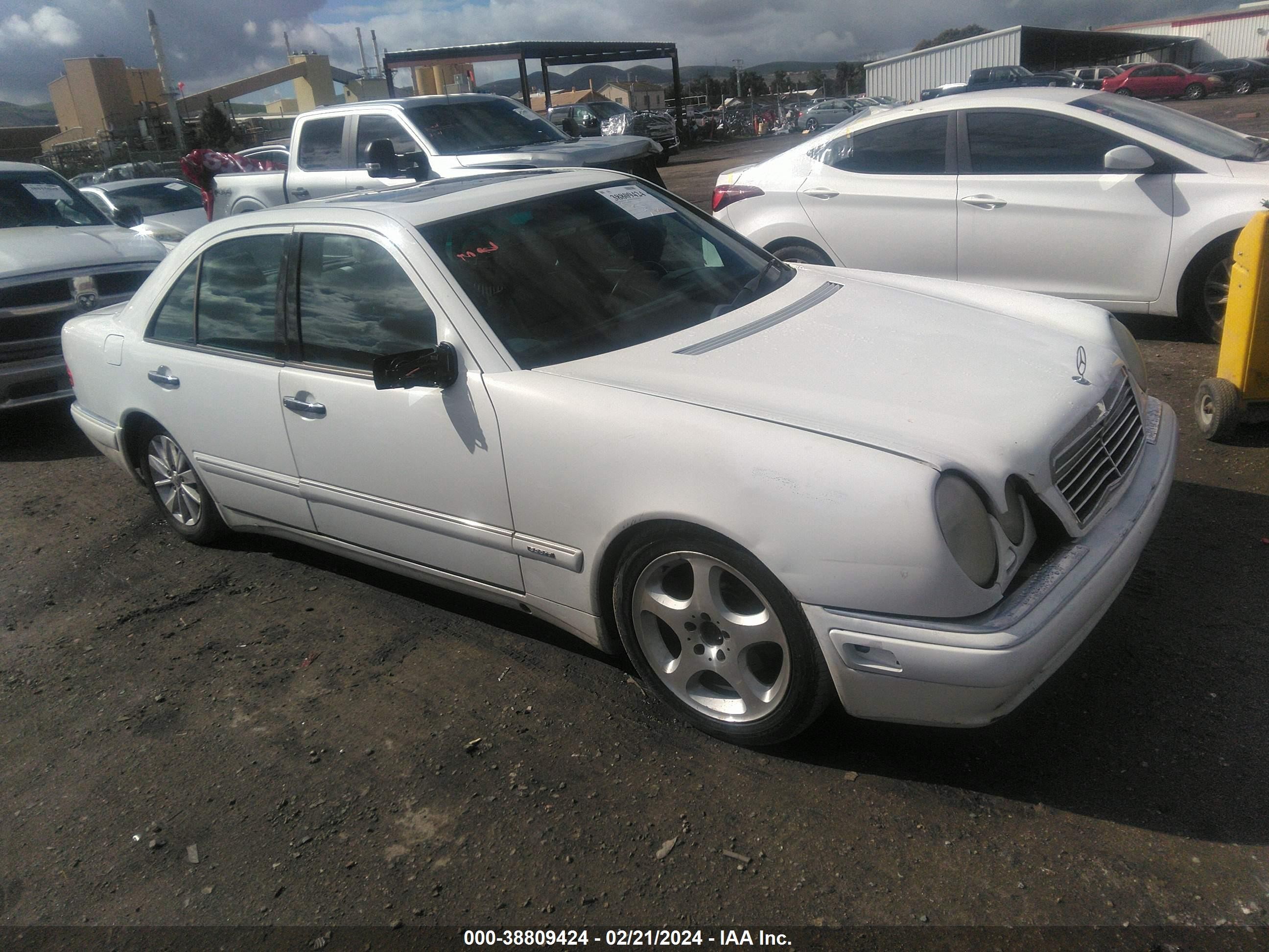 mercedes-benz  1997 wdbjf72f6va575152