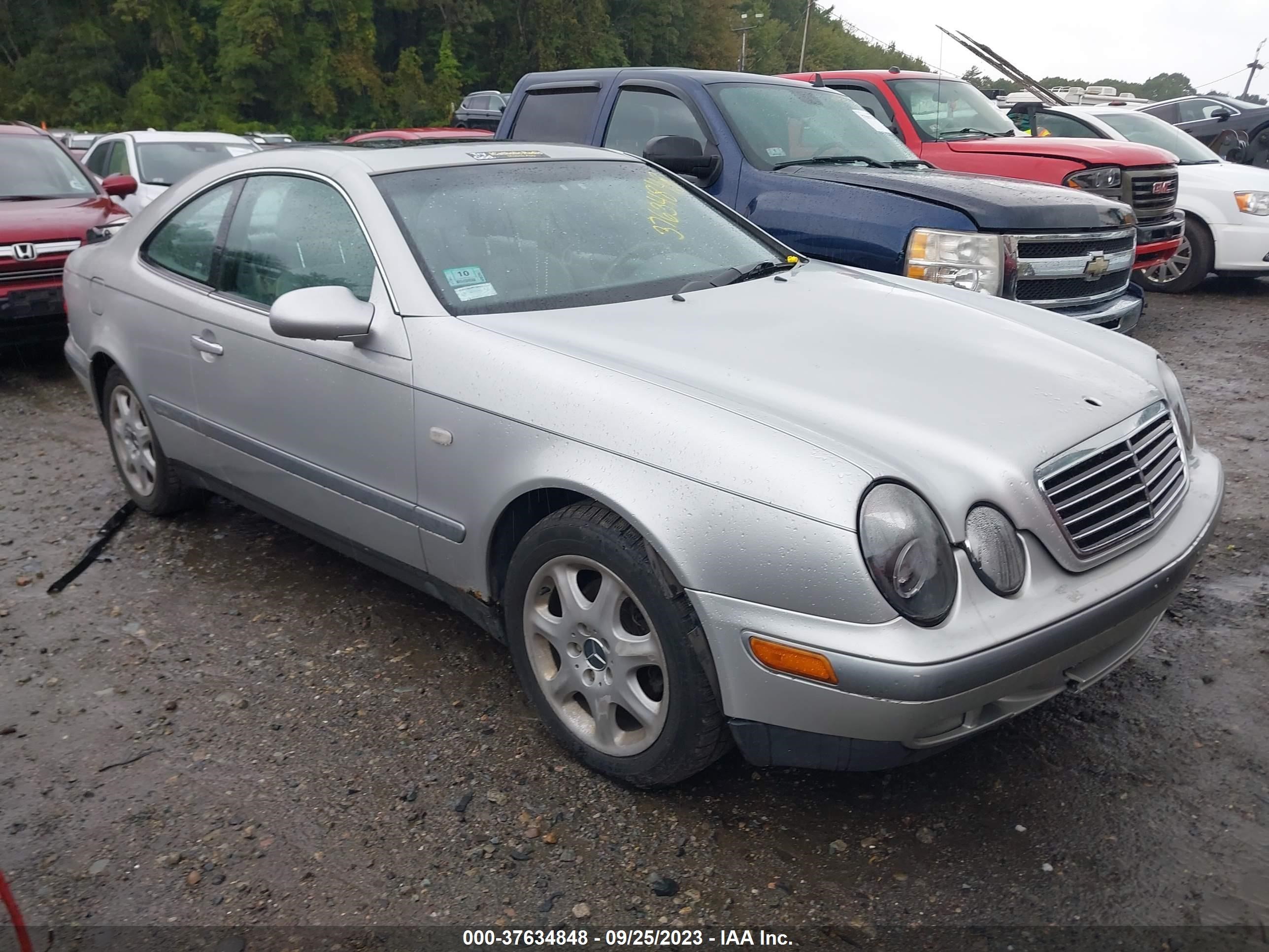 mercedes-benz clk-klasse 1999 wdblj65g3xf091354