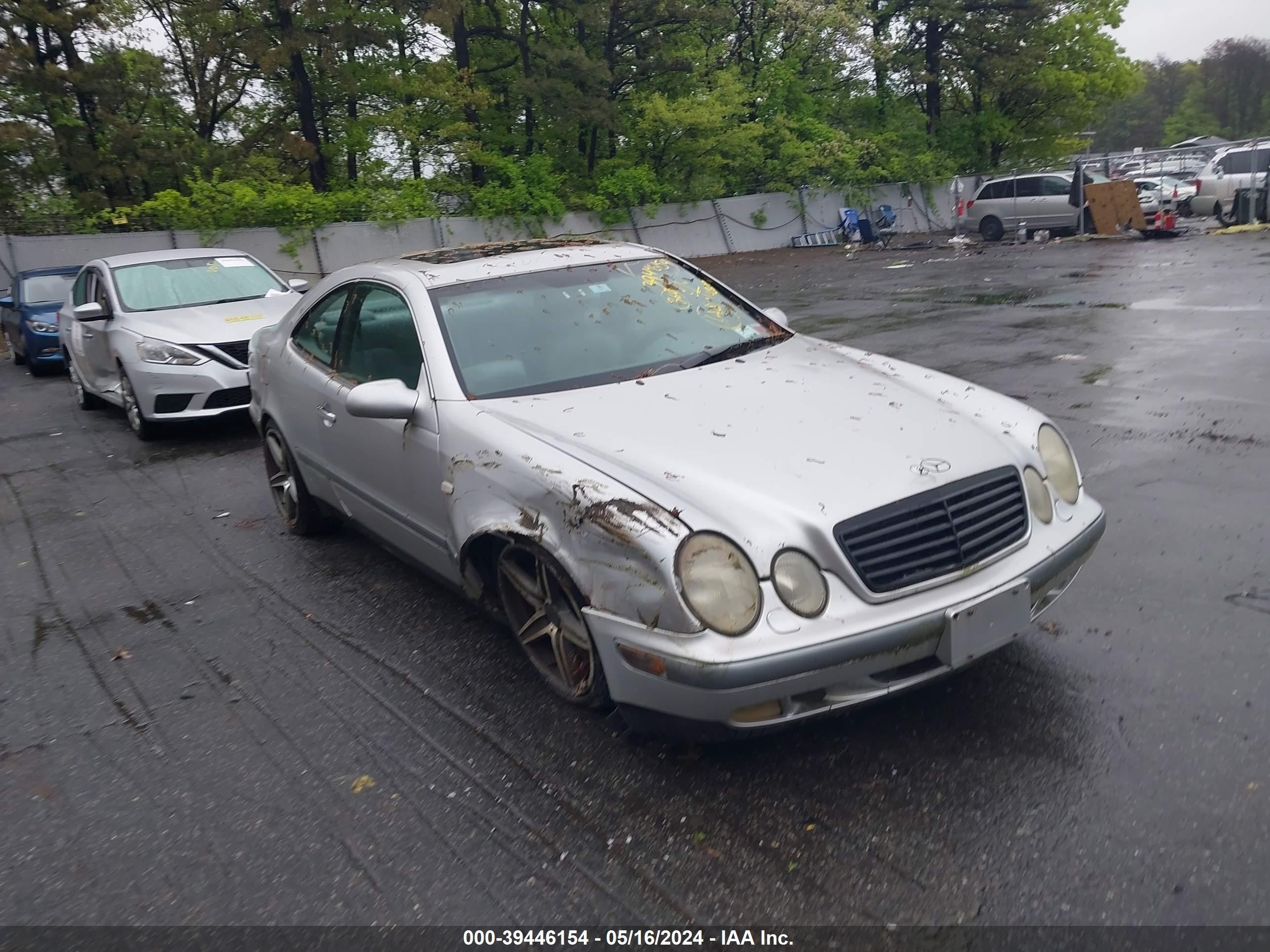 mercedes-benz clk-klasse 1998 wdblj65g8wf036204