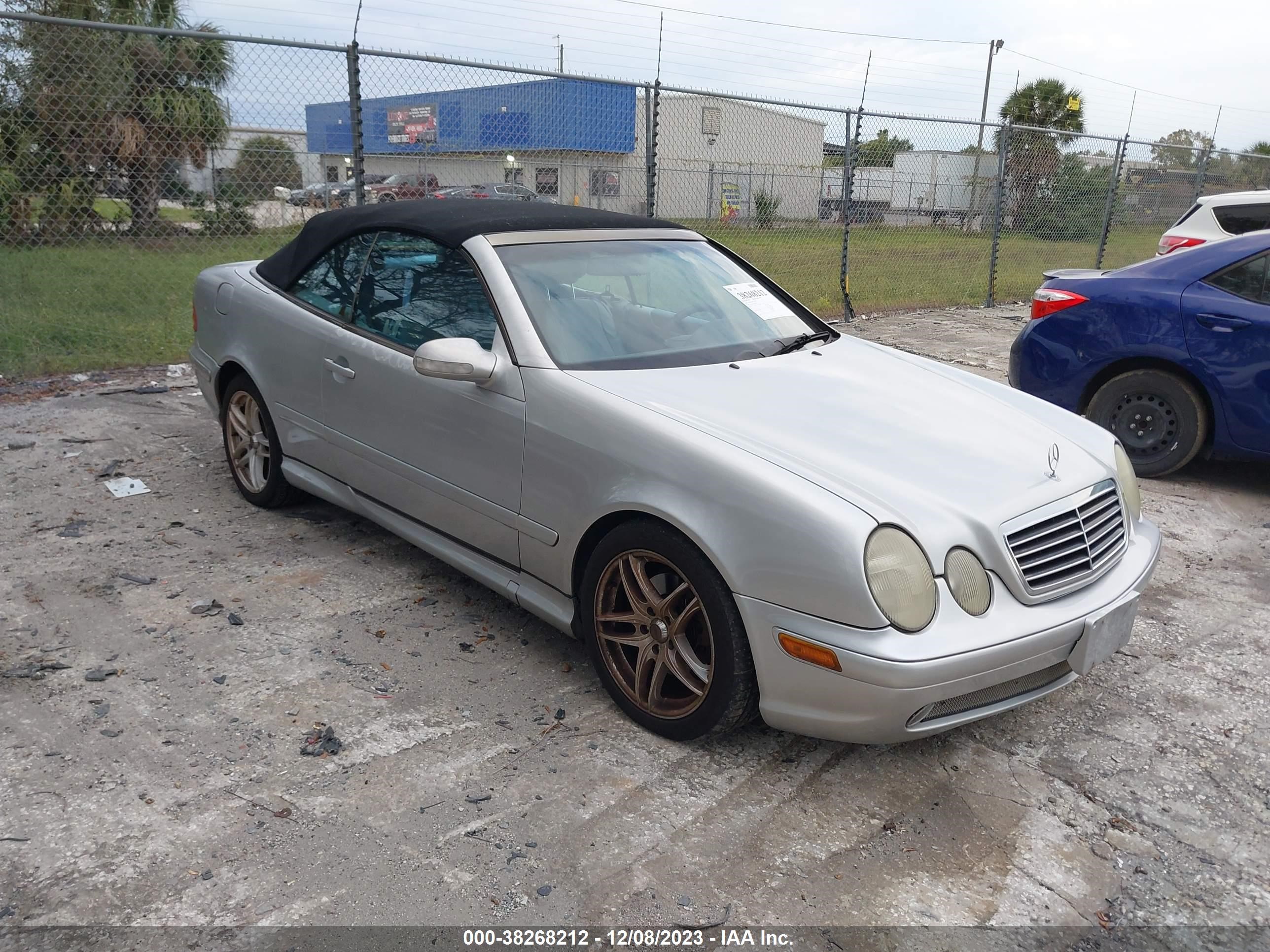 mercedes-benz clk-klasse 2000 wdblk70g3yt040336