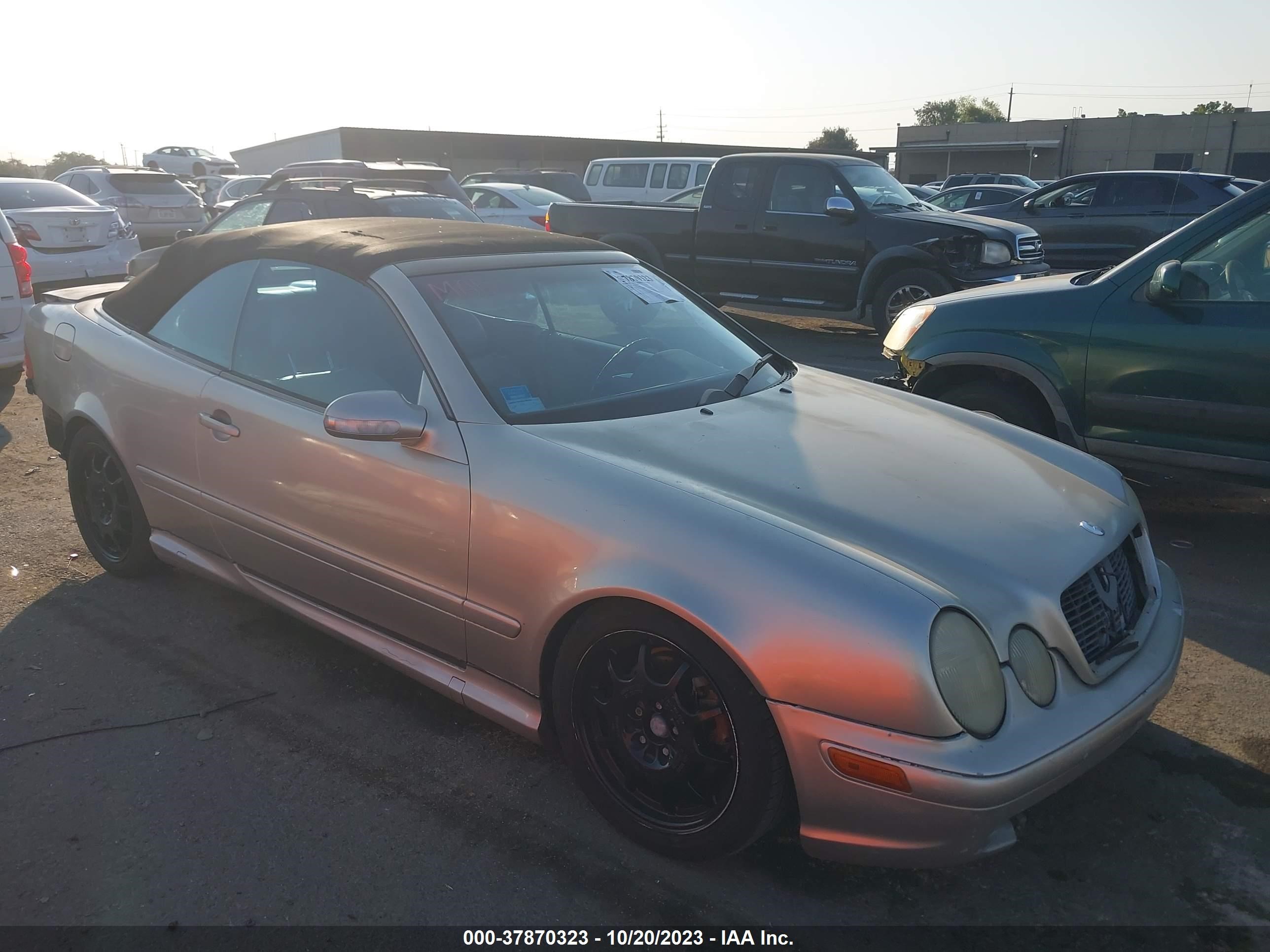 mercedes-benz clk-klasse 2002 wdblk70g62t114923