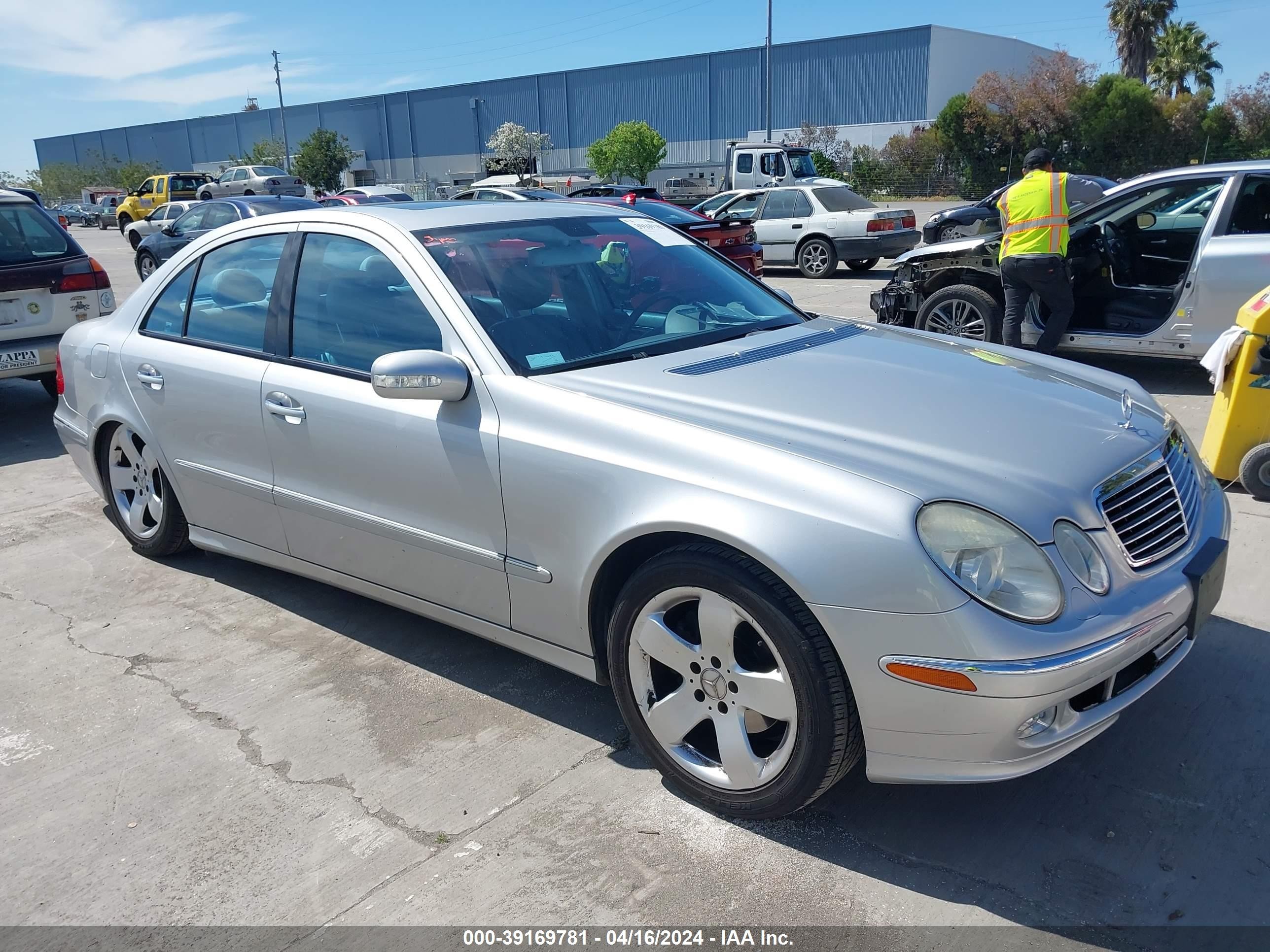 mercedes-benz  2004 wdbuf65j44a500553