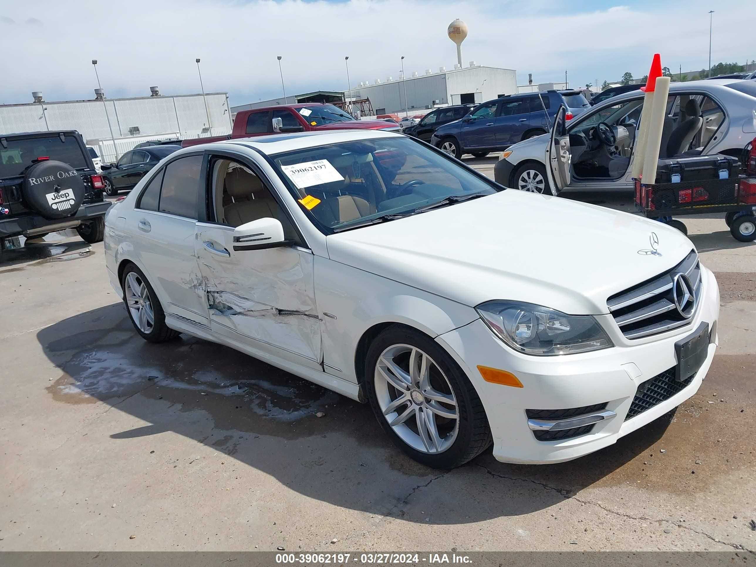 mercedes-benz  2012 wddgf4hb0cr238575