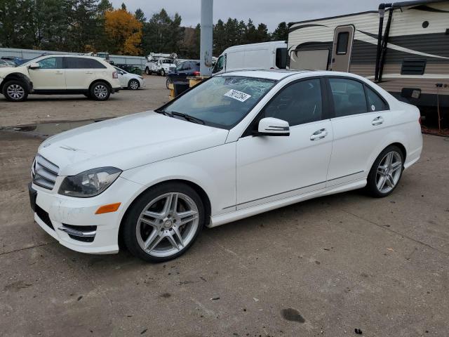 mercedes-benz c 300 4mat 2013 wddgf8abxdr301586