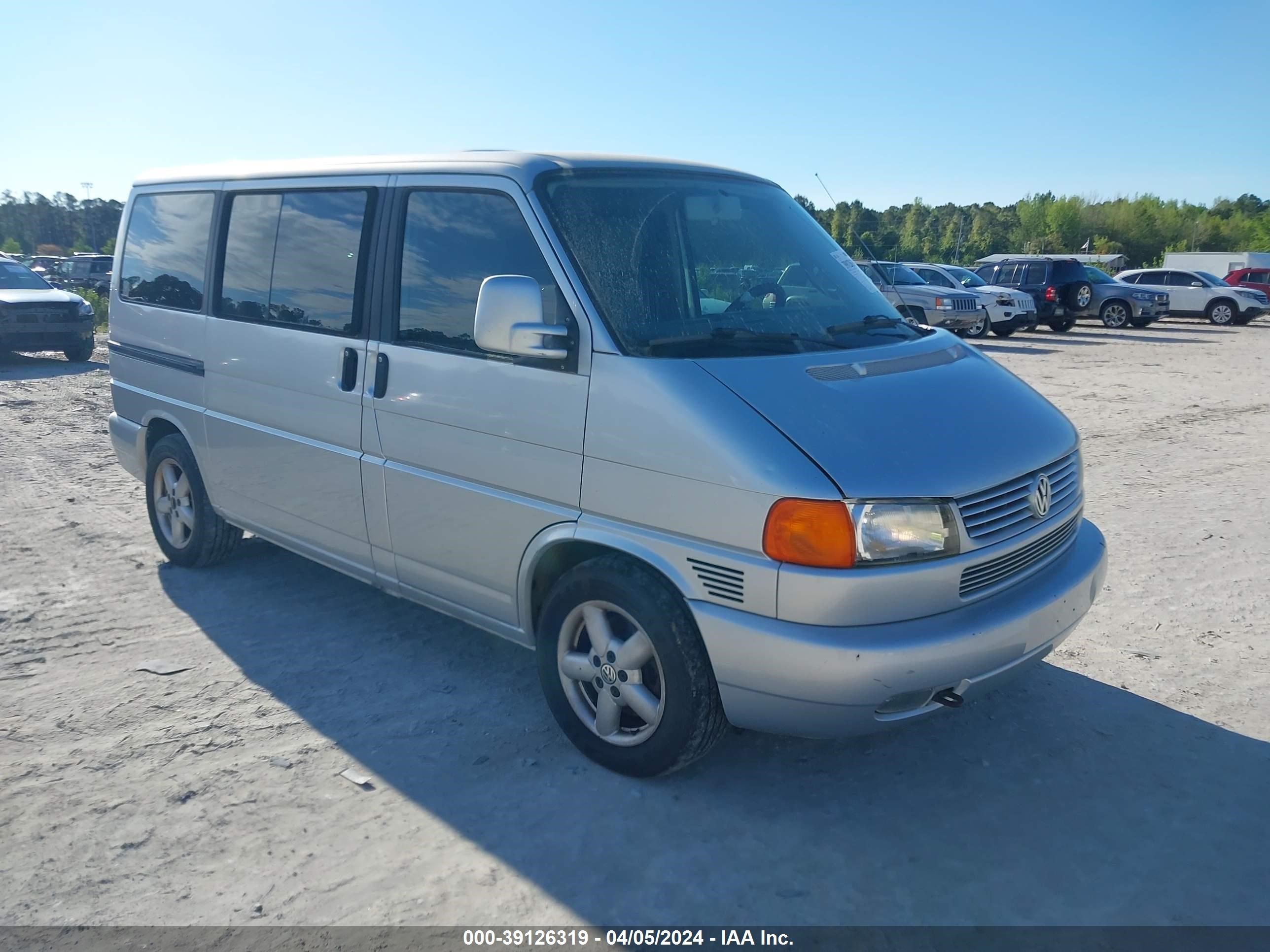 volkswagen eurovan 2003 wv2mb47013h015414