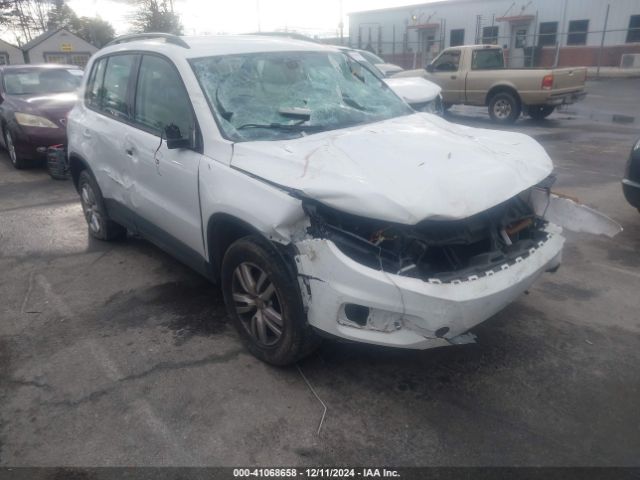 volkswagen tiguan 2017 wvgav7ax0hk026748