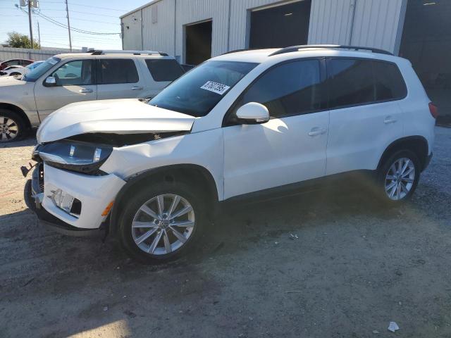 volkswagen tiguan s 2017 wvgav7ax5hk044887