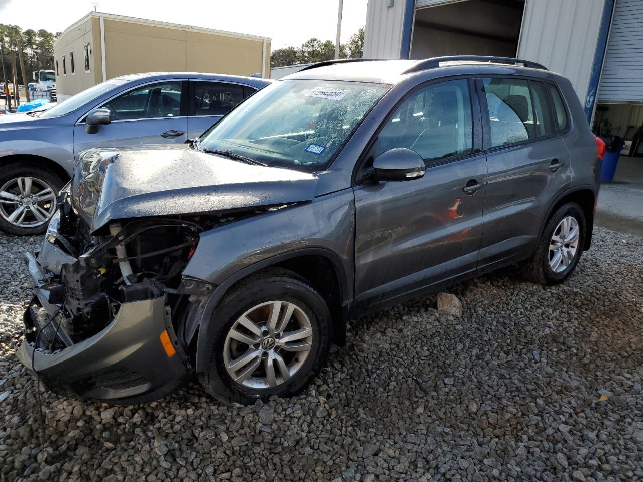 volkswagen tiguan 2017 wvgav7ax6hk031159