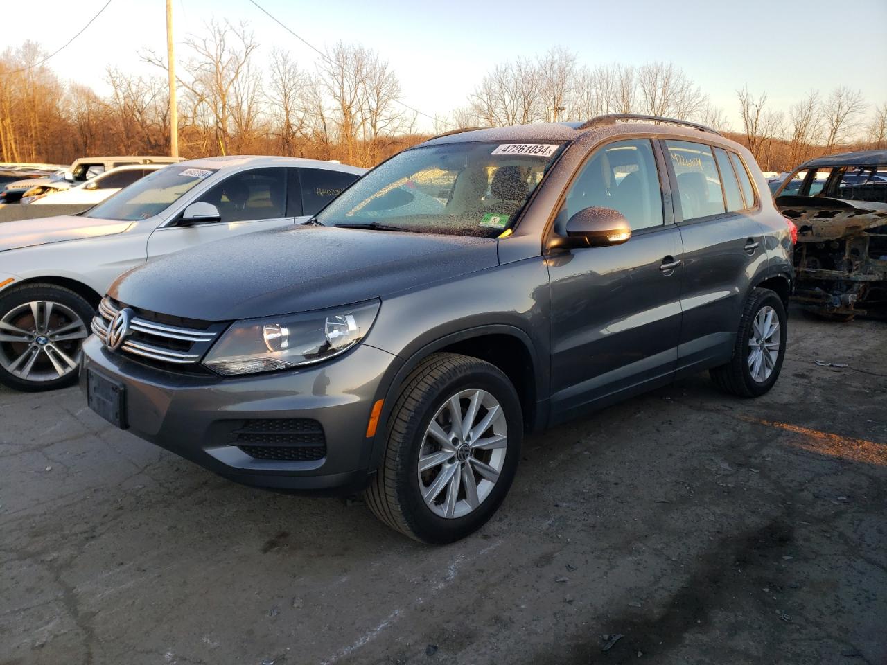 volkswagen  2018 wvgbv7ax3jk003684