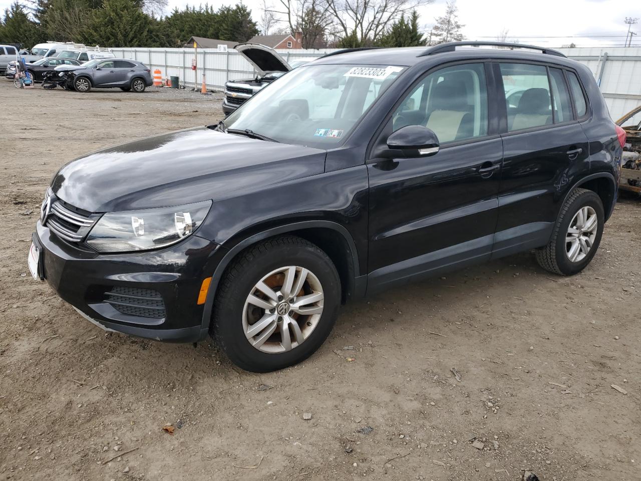 volkswagen tiguan 2017 wvgbv7ax7hw508596