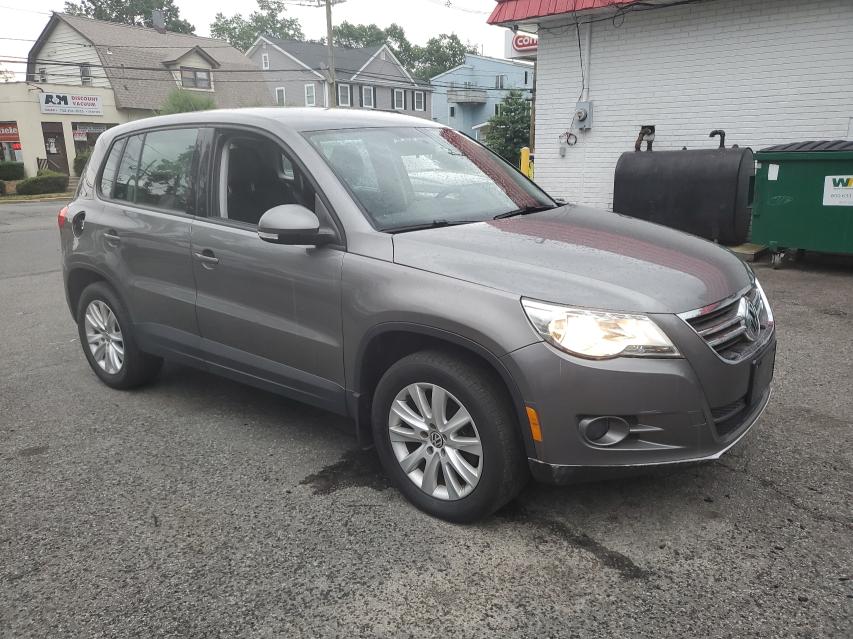 volkswagen tiguan se 2010 wvgbv7axxaw534700