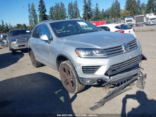 volkswagen touareg 2017 wvgrf7bp1hd001389