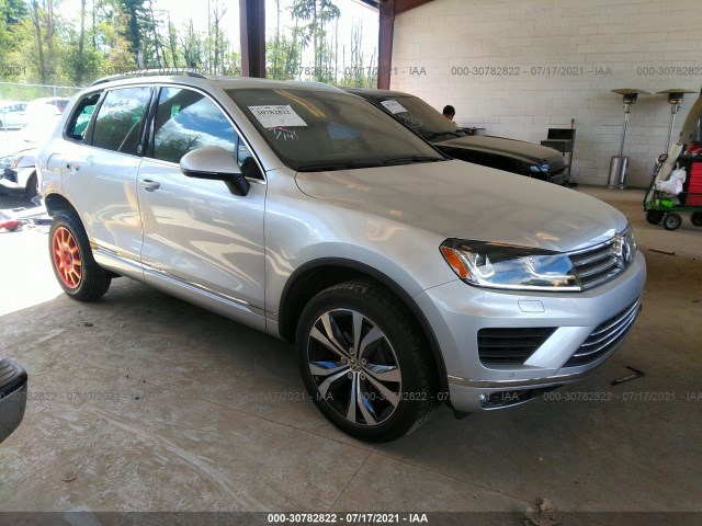 volkswagen touareg 2017 wvgrf7bp3hd003371