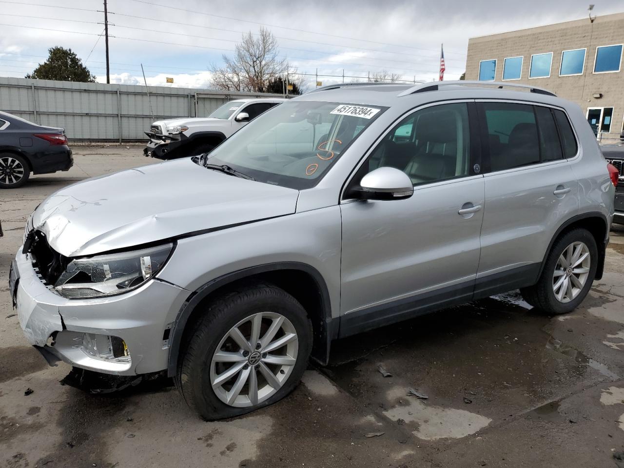 volkswagen tiguan 2017 wvgsv7ax2hk007977