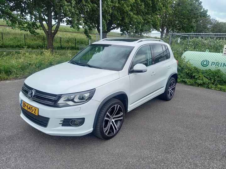 volkswagen tiguan 2017 wvgsv7ax6hk027858