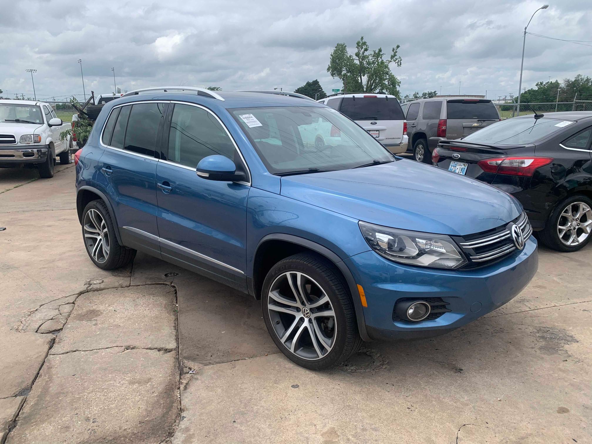 volkswagen tiguan sel 2017 wvgvv7ax4hk007251