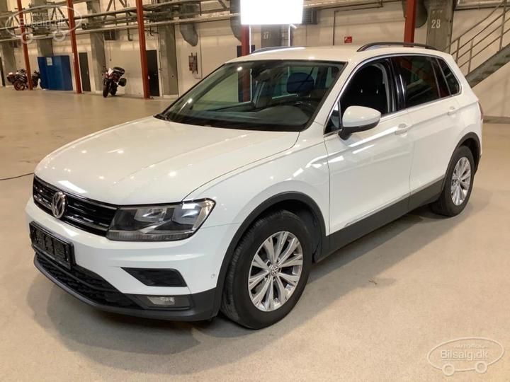 volkswagen tiguan estate 2017 wvgzzz5nzjw310629