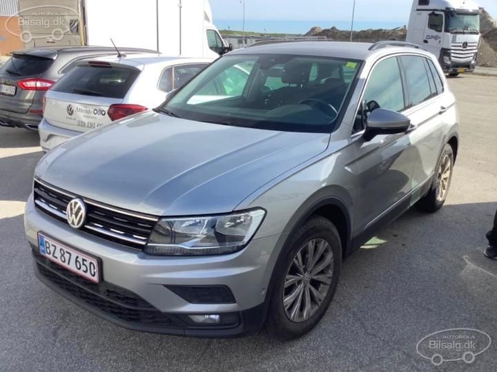 volkswagen tiguan suv 2018 wvgzzz5nzjw970433