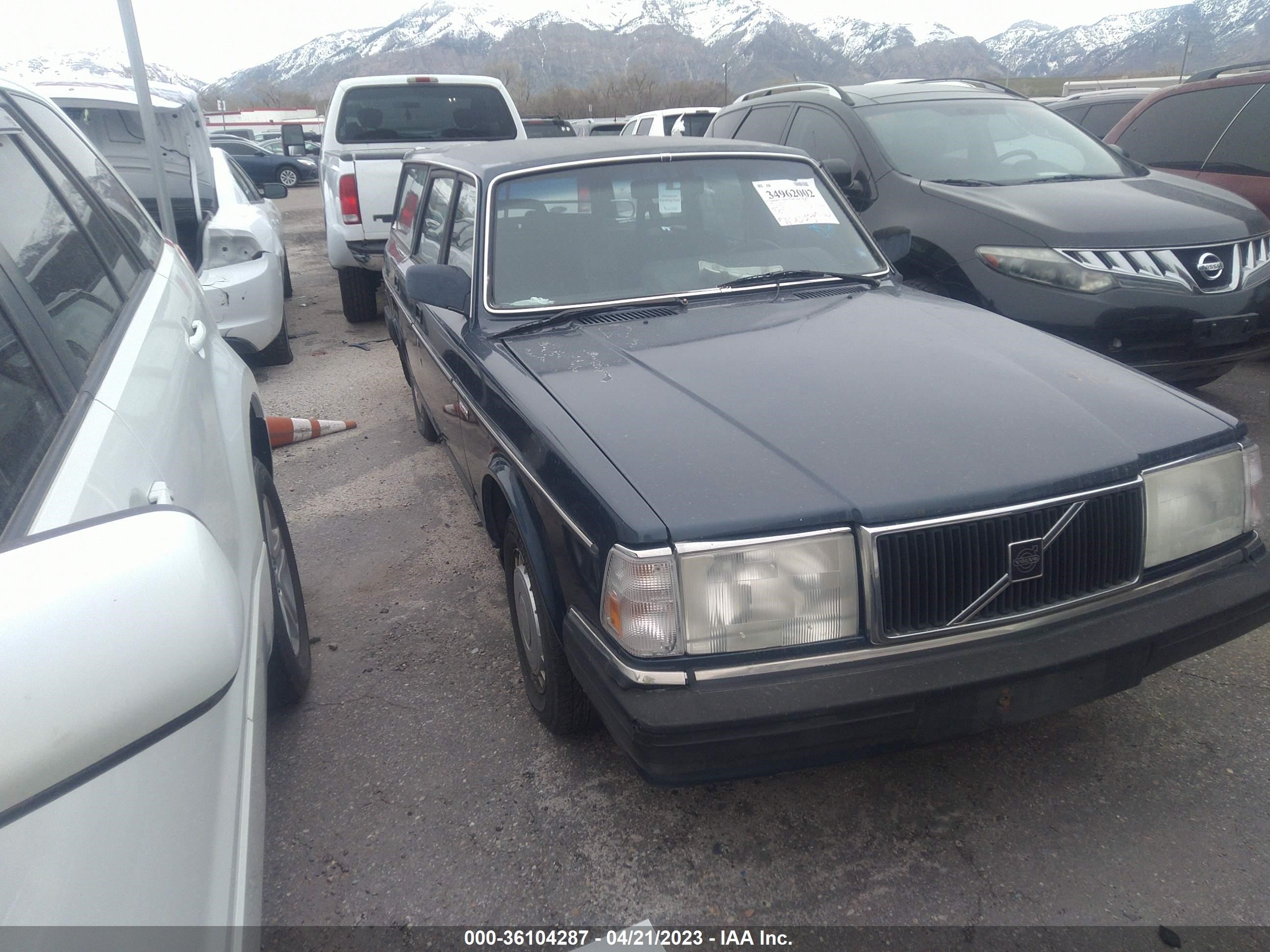 volvo  1988 yv1ax8857j1797741