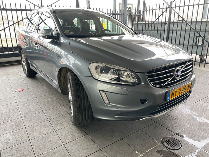 volvo xc60 2017 yv1dz40ldh2157899