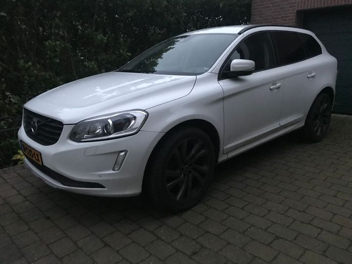 volvo xc60 2016 yv1dzarcdh2047446