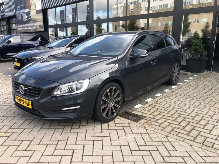 volvo v60 2017 yv1fw37l1j2379310