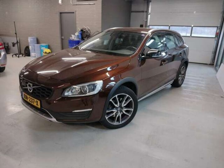 volvo v60 cross country 2018 yv1fzarc1j2048333