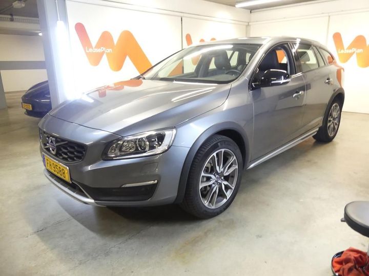 volvo v60 cross count 2018 yv1fzarc1j2050532