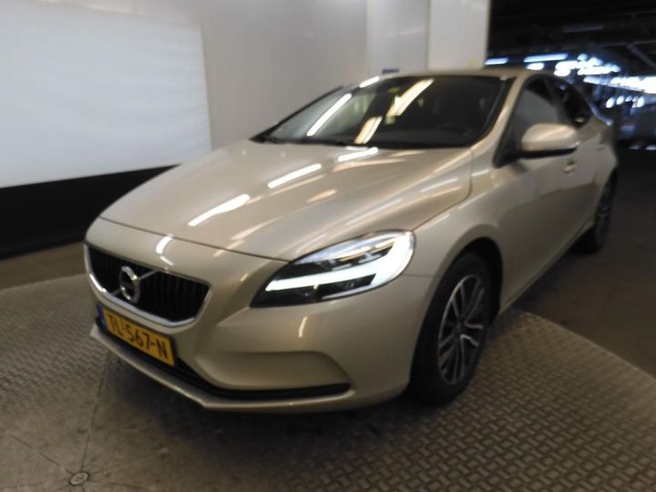 volvo v40 2018 yv1lfbabdg1557472