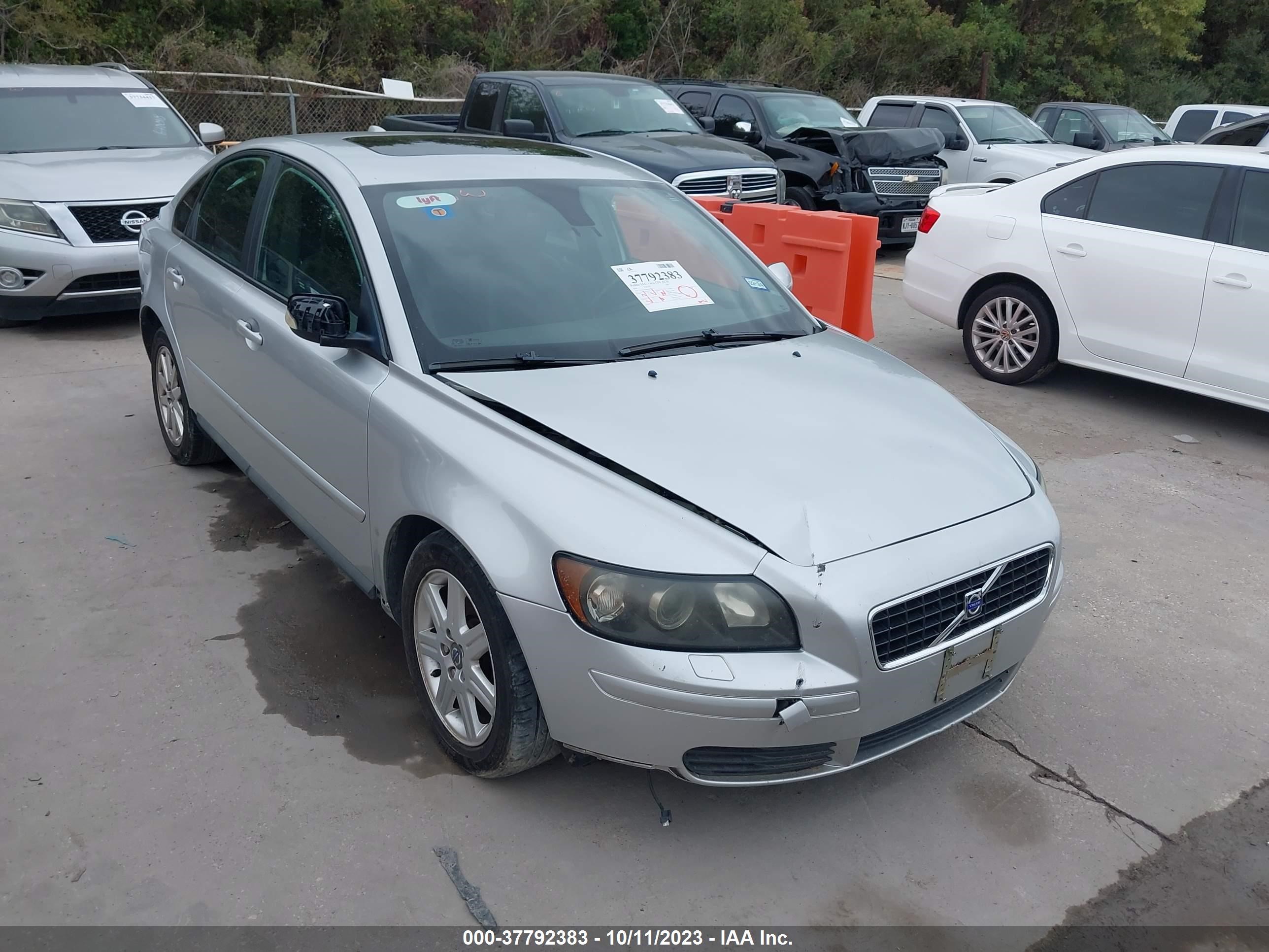 volvo s40 2006 yv1ms382462163535