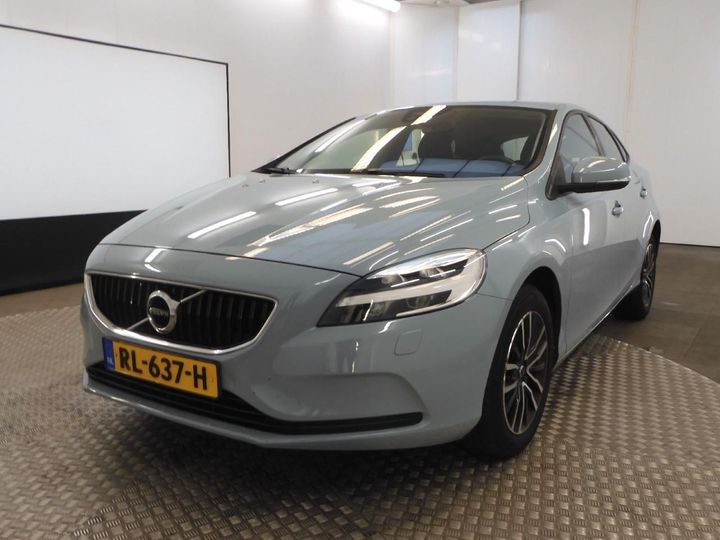 volvo v40 2018 yv1mv2181j2482833