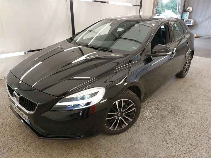 volvo v40 2018 yv1mv21l1j2515227